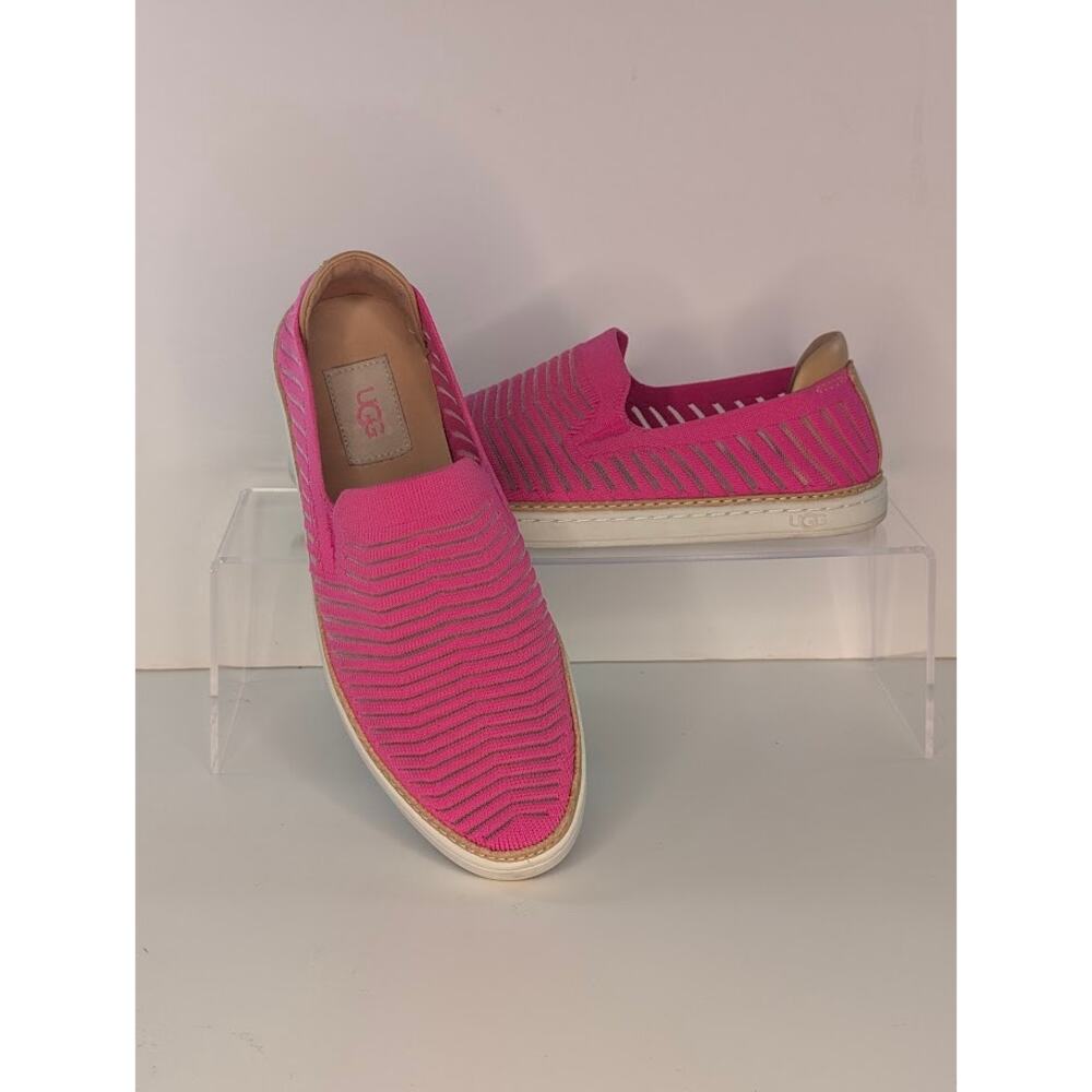 UGG Sammy Sneaker – Women’s Size 8 – Wildflower Pink Knit Slip-On – Like New